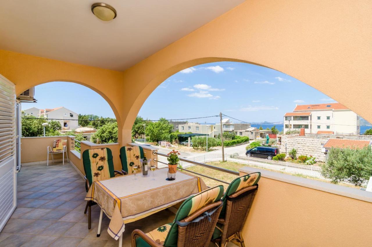 קאבטאט Guesthouse Somnium מראה חיצוני תמונה