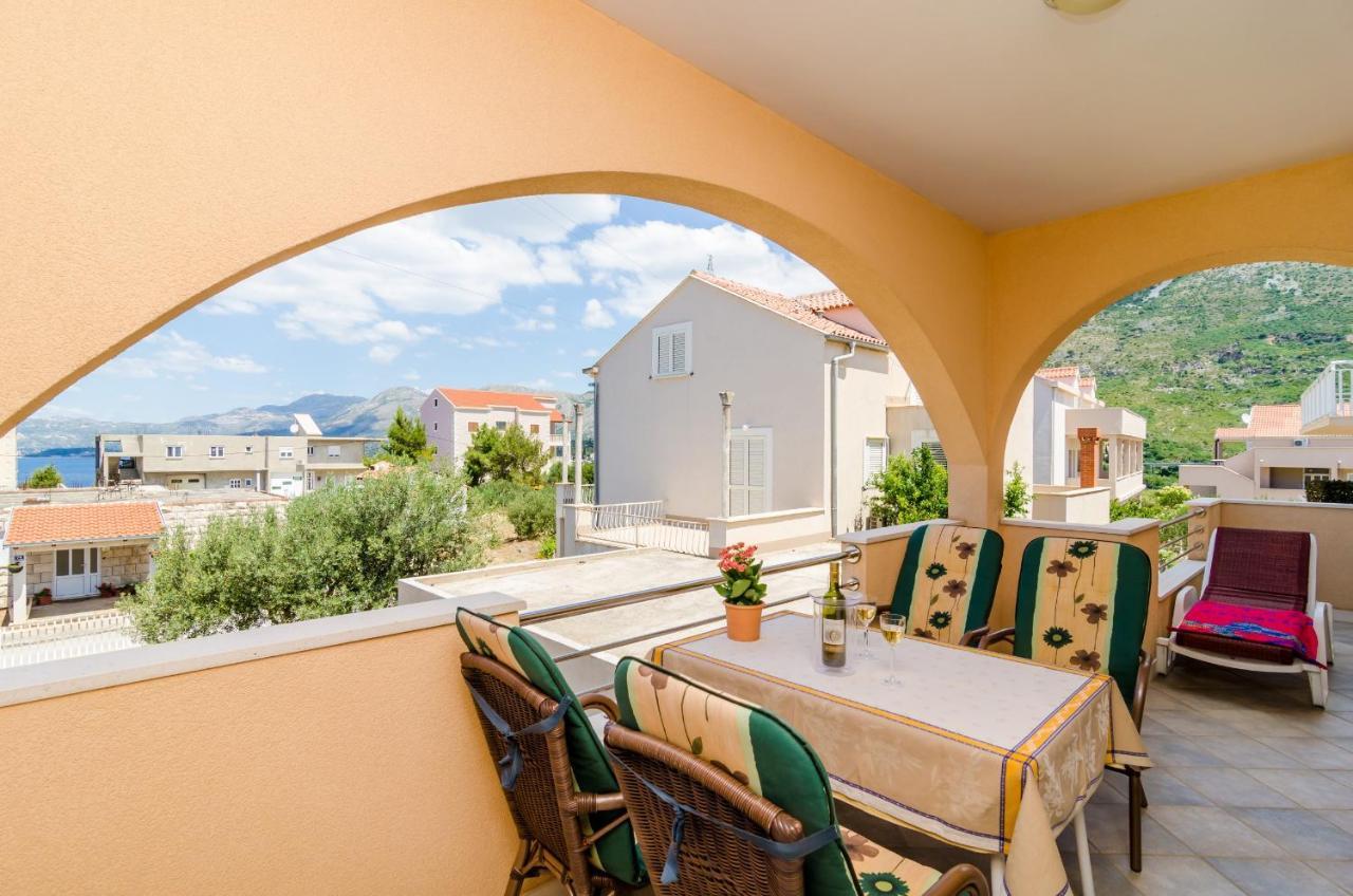 קאבטאט Guesthouse Somnium מראה חיצוני תמונה