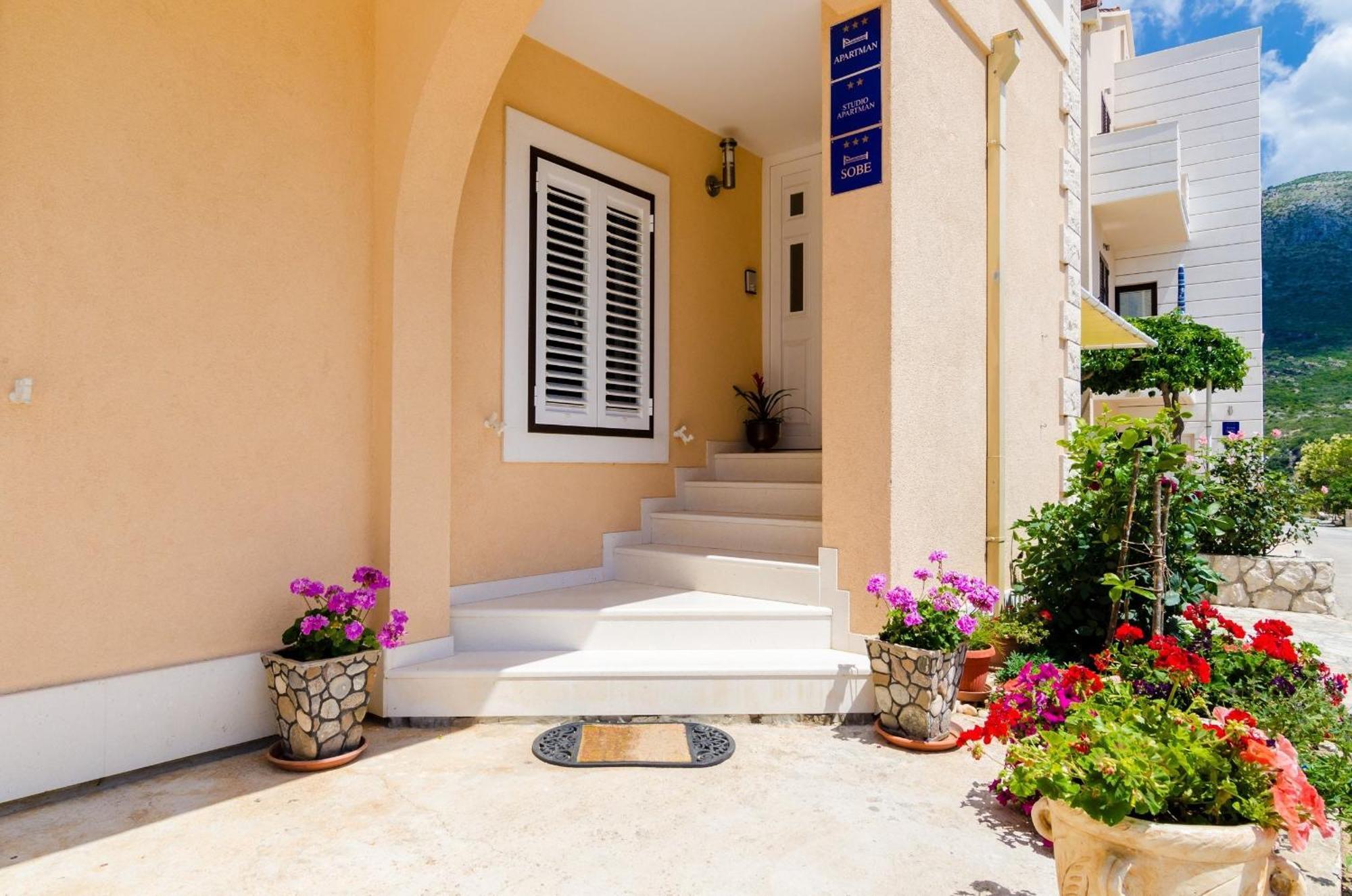 קאבטאט Guesthouse Somnium מראה חיצוני תמונה